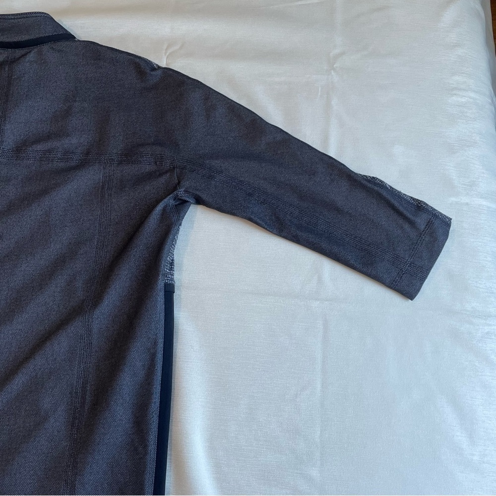 Lululemon Athletica Black and Gray Jacket - Picture 4 of 9